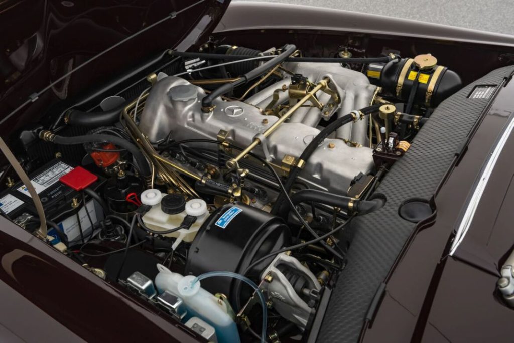 BRABUS te permite reestrenar un Mercedes Pagoda de los años 60. Pero no será nada barato 11 Motor16 Mercedes Benz 280 SL Pagoda BRABUS Classic 11 Motor16