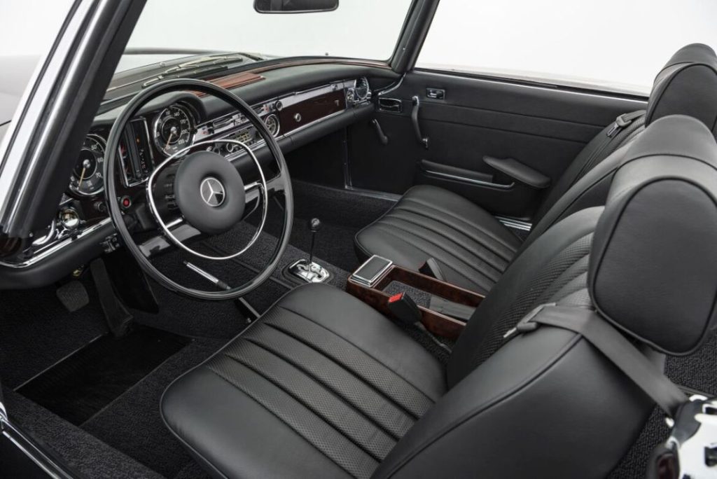 BRABUS te permite reestrenar un Mercedes Pagoda de los años 60. Pero no será nada barato 2 Motor16 Mercedes-Benz 280 SL Pagoda BRABUS Classic (16)
