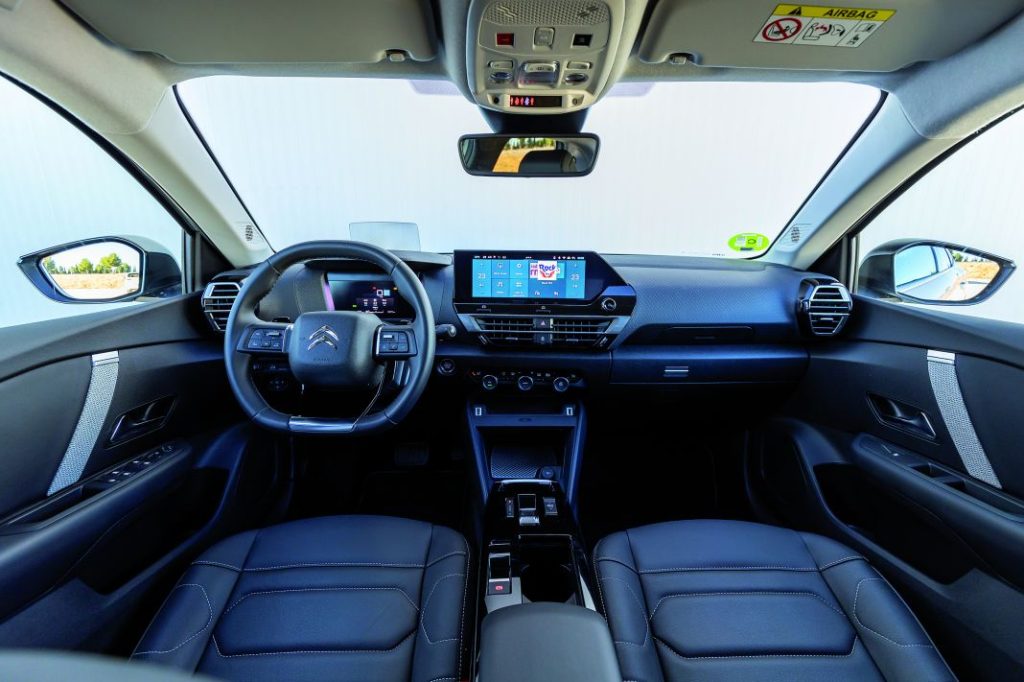 Citroën C4 X BlueHDI 130 EAT8. Un leal compañero de viaje 2 Motor16 Prueba Citroen C4 X salpicadero