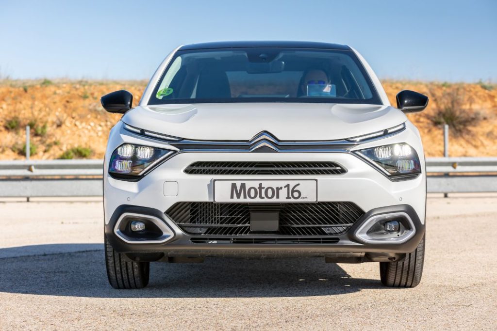 Citroën C4 X BlueHDI 130 EAT8. Un leal compañero de viaje 8 Motor16 Motor16 Citroen C4X 14 Motor16