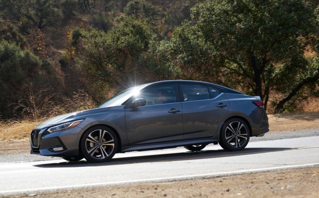 Los 10 coches más vendidos en el mundo en 2022 57 Motor16 Nissan Sentra 2020 1600 05 Motor16