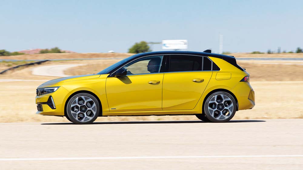 Opel Astra PHEV 180 CV 6 1 Motor16