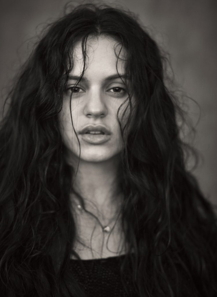 Calendario Pirelli: ya se pueden ver las mejores fotos en España 35 Motor16 Paolo Roversi 2020 Rosalia 01 Motor16