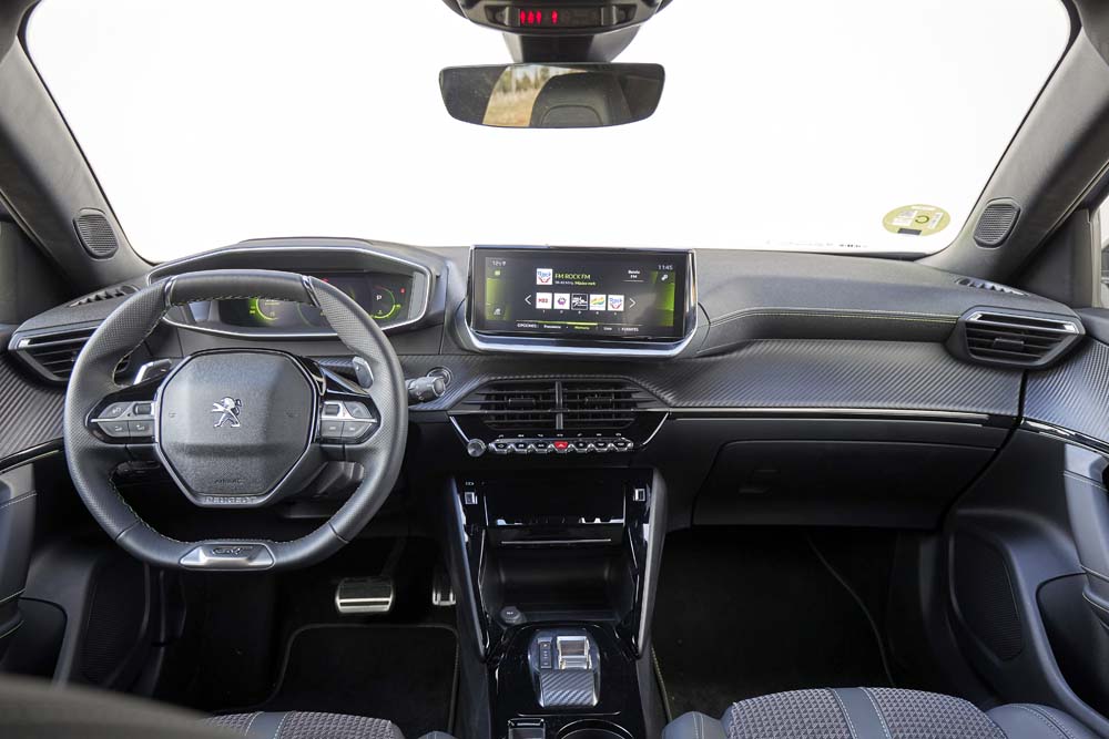 Comparativa Seat Arona 1.0 TSI, Peugeot 2008 1.2 PureTech y VW T-Cross 1.0 TSI 30 Motor16 Peugeot 2008 13 2 Motor16