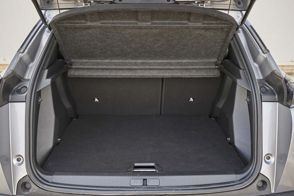 Comparativa Seat Arona 1.0 TSI, Peugeot 2008 1.2 PureTech y VW T-Cross 1.0 TSI 35 Motor16 Peugeot 2008 18 Motor16