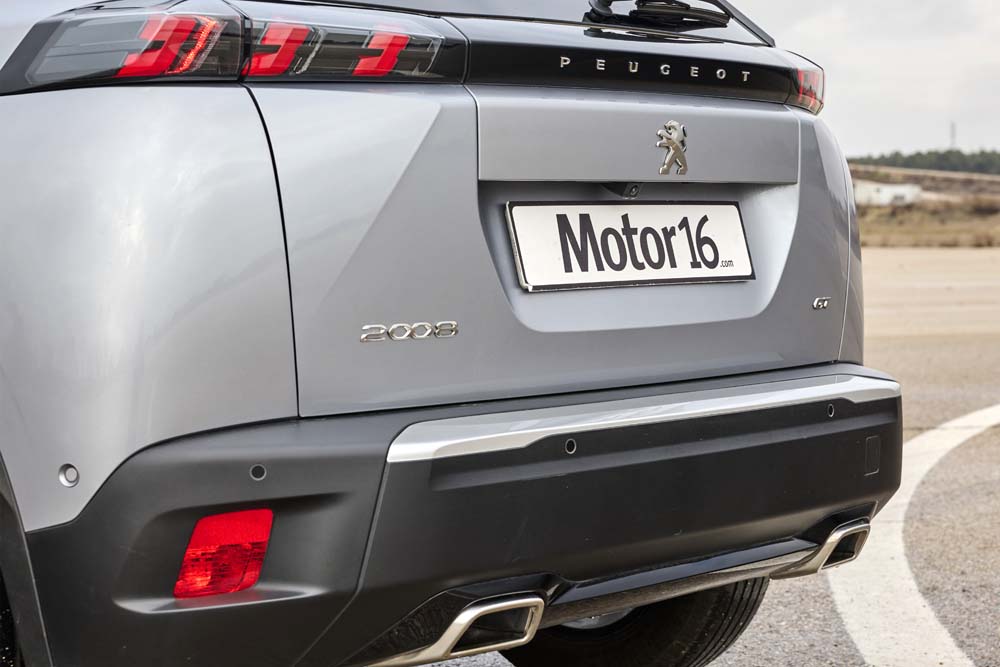 Comparativa Seat Arona 1.0 TSI, Peugeot 2008 1.2 PureTech y VW T-Cross 1.0 TSI 21 Motor16 Peugeot 2008 4 Motor16
