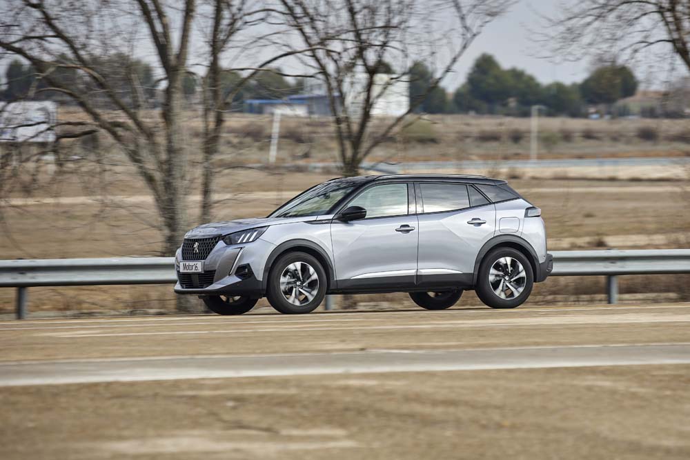 Comparativa Seat Arona 1.0 TSI, Peugeot 2008 1.2 PureTech y VW T-Cross 1.0 TSI 3 Motor16 Peugeot 2008