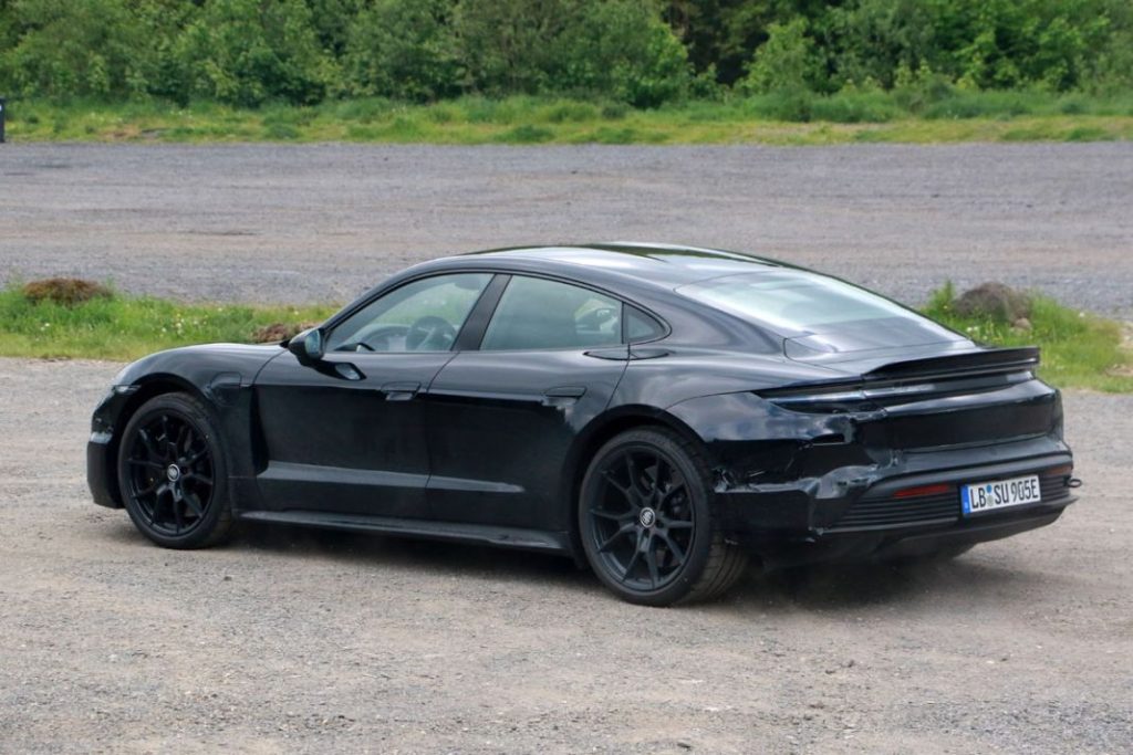 Porsche Taycan Rear spoiler 17 Motor16