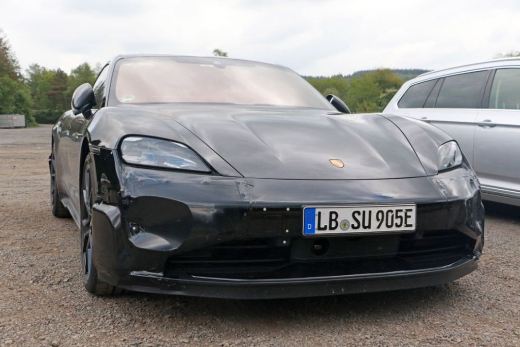 Porsche Taycan Rear spoiler 2 Motor16
