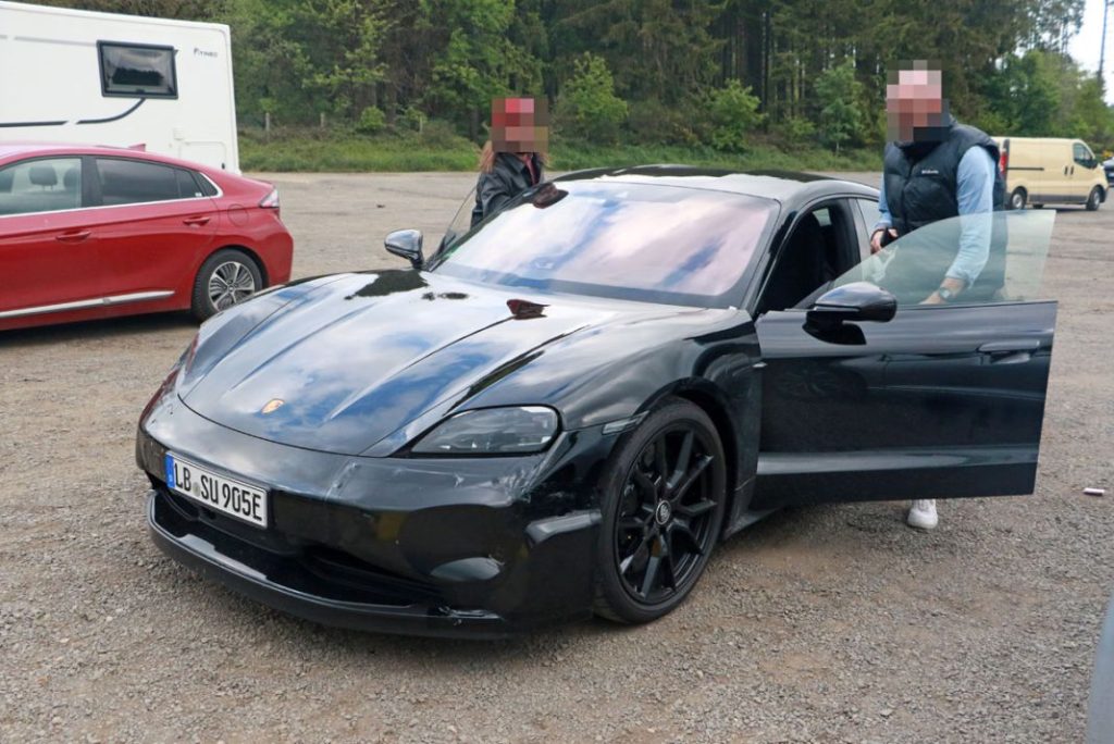 Porsche Taycan Rear spoiler 5 Motor16