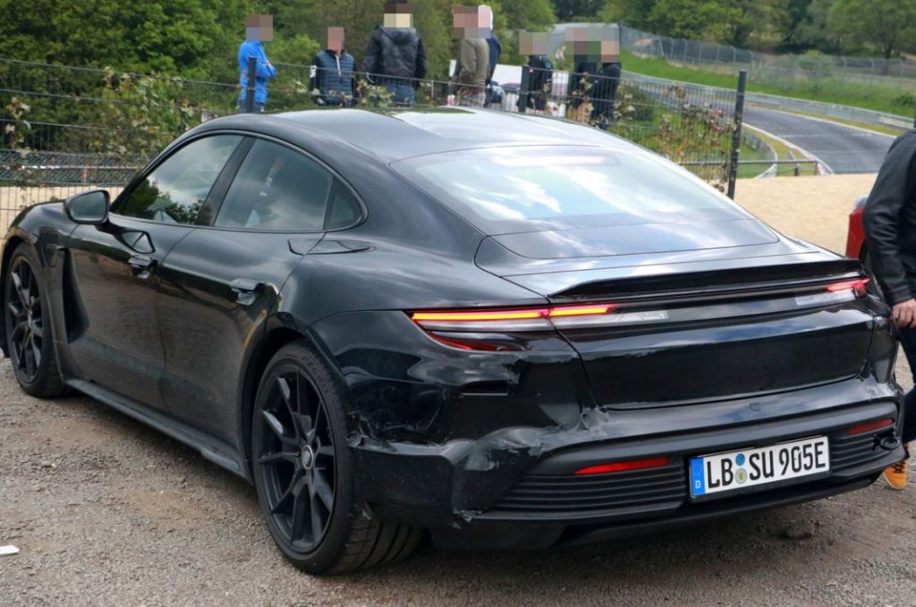 Porsche Taycan Rear spoiler 6 Motor16
