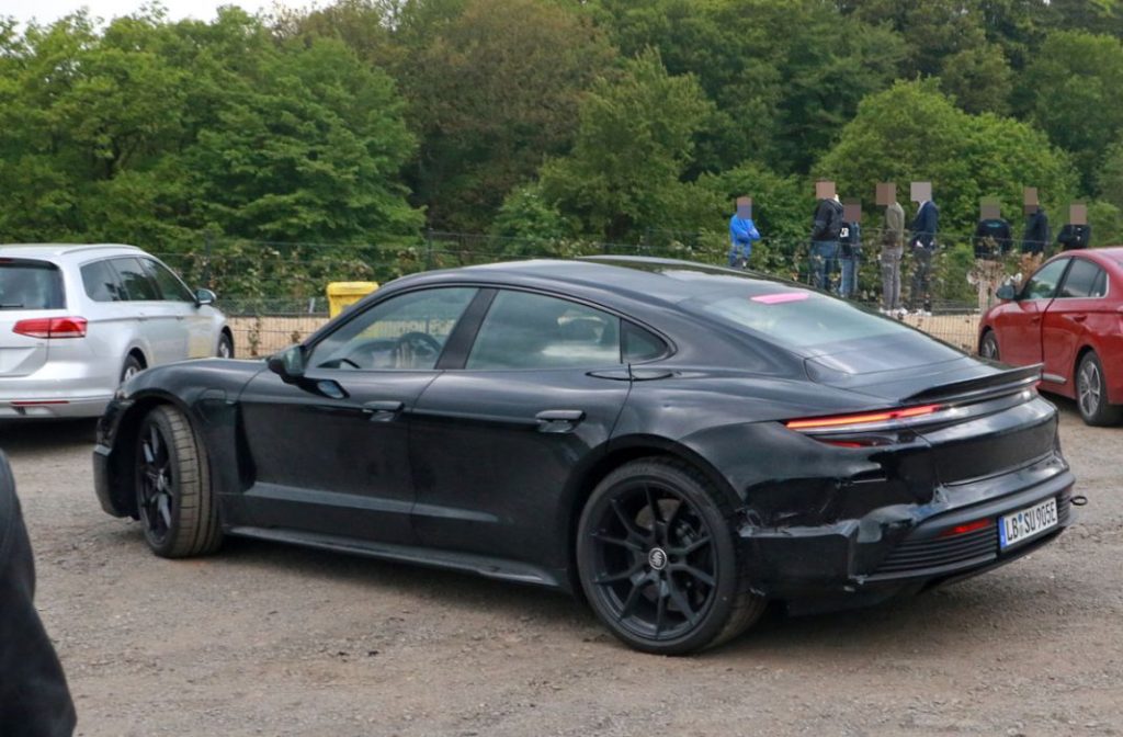 Porsche Taycan Rear spoiler 9 Motor16