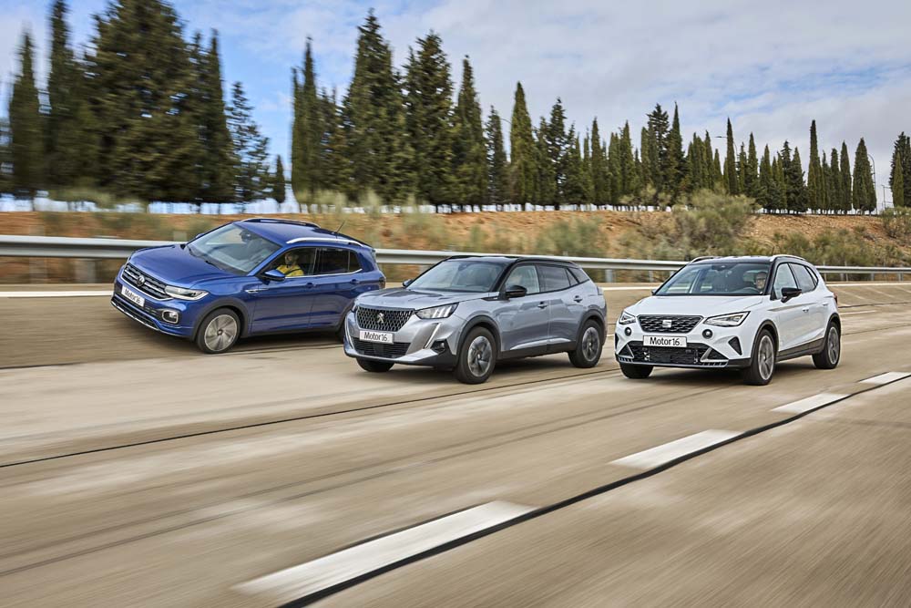 Comparativa Seat Arona 1.0 TSI, Peugeot 2008 1.2 PureTech y VW T-Cross 1.0 TSI 1 Motor16 Seat Arona, Volkswagen T-Cross, Peugeot 2008