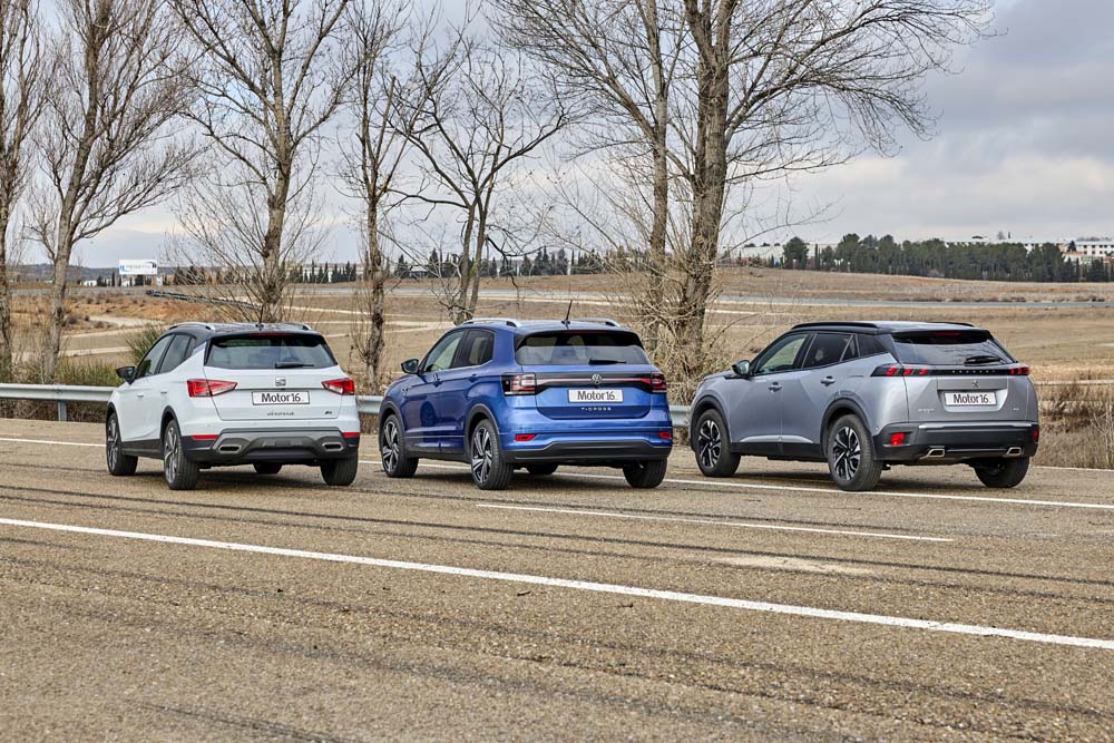 Comparativa Seat Arona 1.0 TSI, Peugeot 2008 1.2 PureTech y VW T-Cross 1.0 TSI 39 Motor16 Puegeot 2008 Seat Arona VW T Cross 3 Motor16