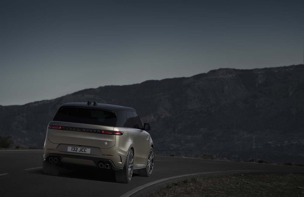 Range Rover Sport SV. Sólo disponible mediante invitación 16 Motor16 Range Rover Sport EV 19 Motor16