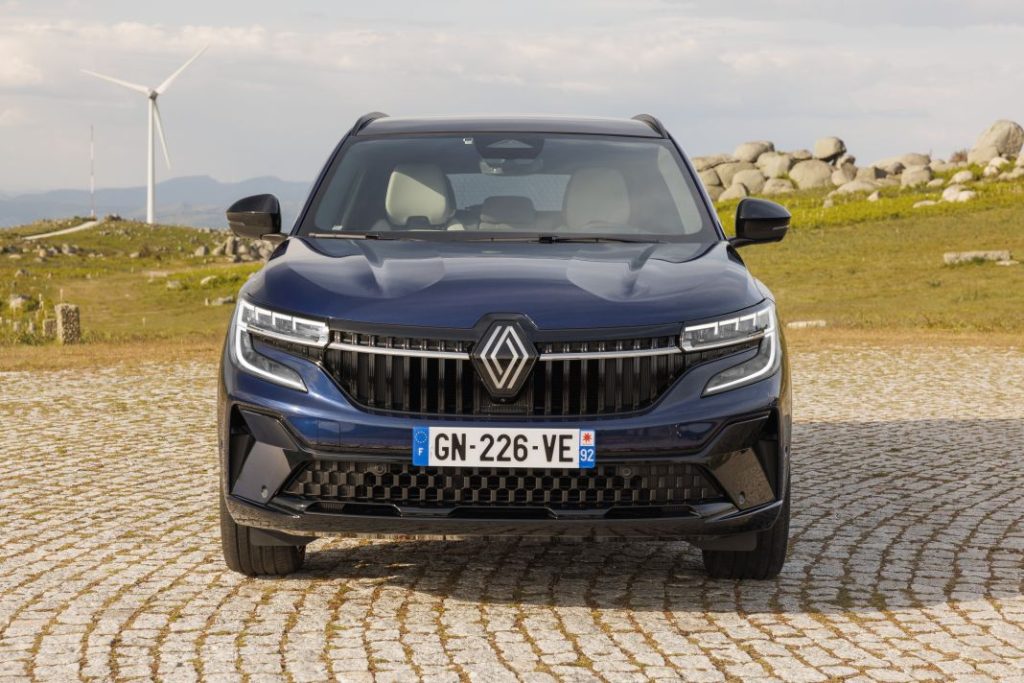 Primera prueba del Renault Espace VI E-Tech Full Hybrid 200: La reinvención del monovolumen 44 Motor16 Renault Espace VI E Tech full hybrid 200 cv prueba 57 Motor16