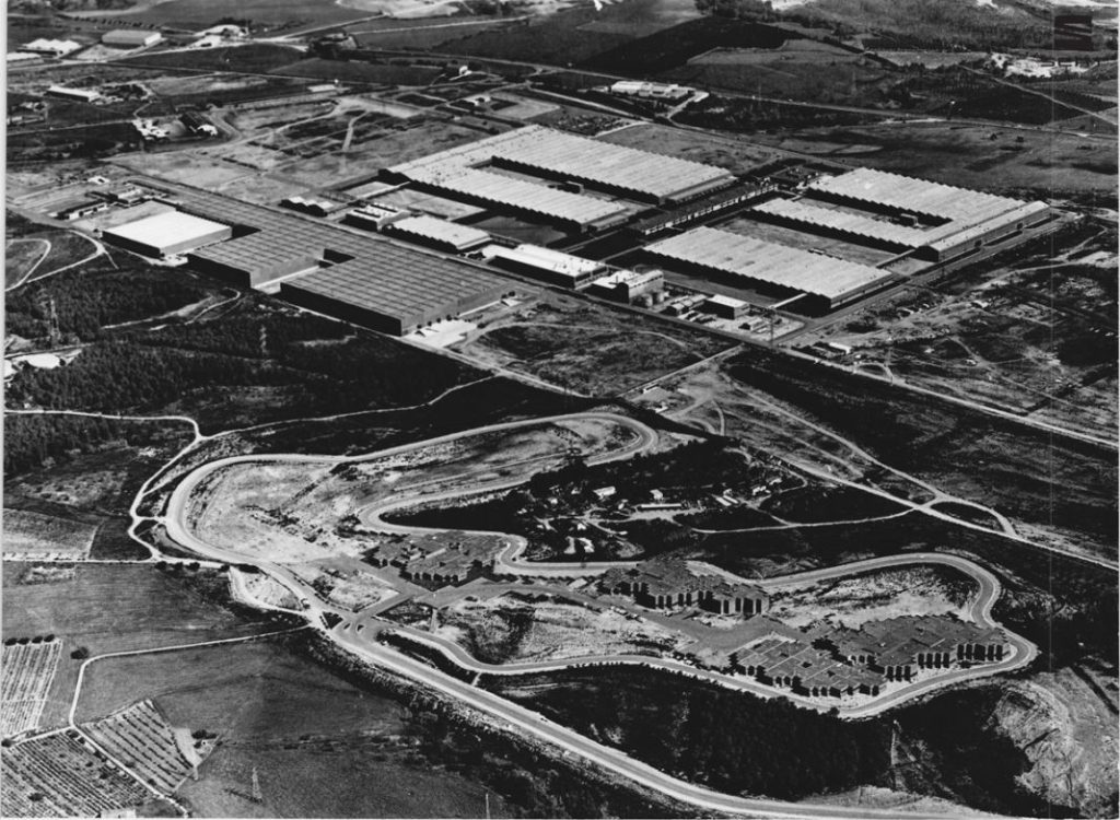 El Seat 1400 y los históricos de la marca, protagonistas en Barcelona 16 Motor16 SEAT celebra 70 anos de produccion de modelos en el Automobile Barcelona 2023 12 HQ 1 Motor16