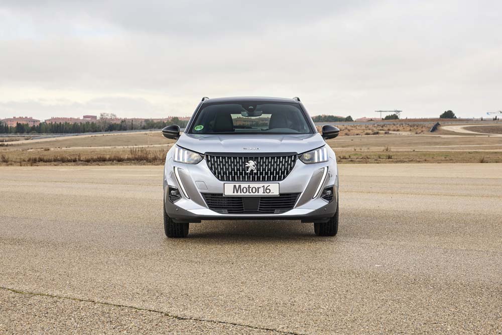 Comparativa Seat Arona 1.0 TSI, Peugeot 2008 1.2 PureTech y VW T-Cross 1.0 TSI 43 Motor16 Seat Arona 2 Motor16