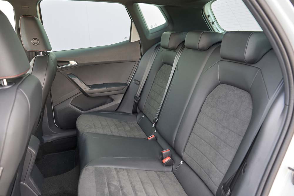 Comparativa Seat Arona 1.0 TSI, Peugeot 2008 1.2 PureTech y VW T-Cross 1.0 TSI 63 Motor16 Seat Arona 22 Motor16
