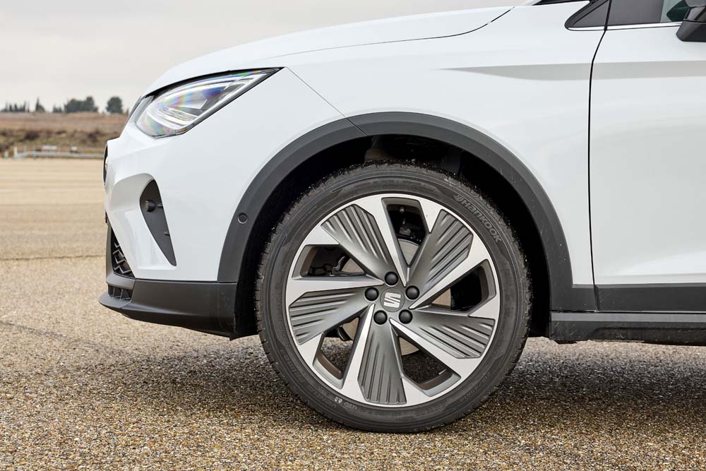 Comparativa Seat Arona 1.0 TSI, Peugeot 2008 1.2 PureTech y VW T-Cross 1.0 TSI 44 Motor16 Seat Arona 3 Motor16