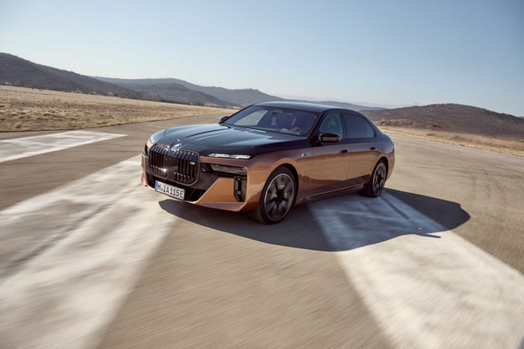 El BMW i7 M70 xDrive lo enseña todo en Cannes 4 Motor16 The Calm BMW Cannes3 Motor16
