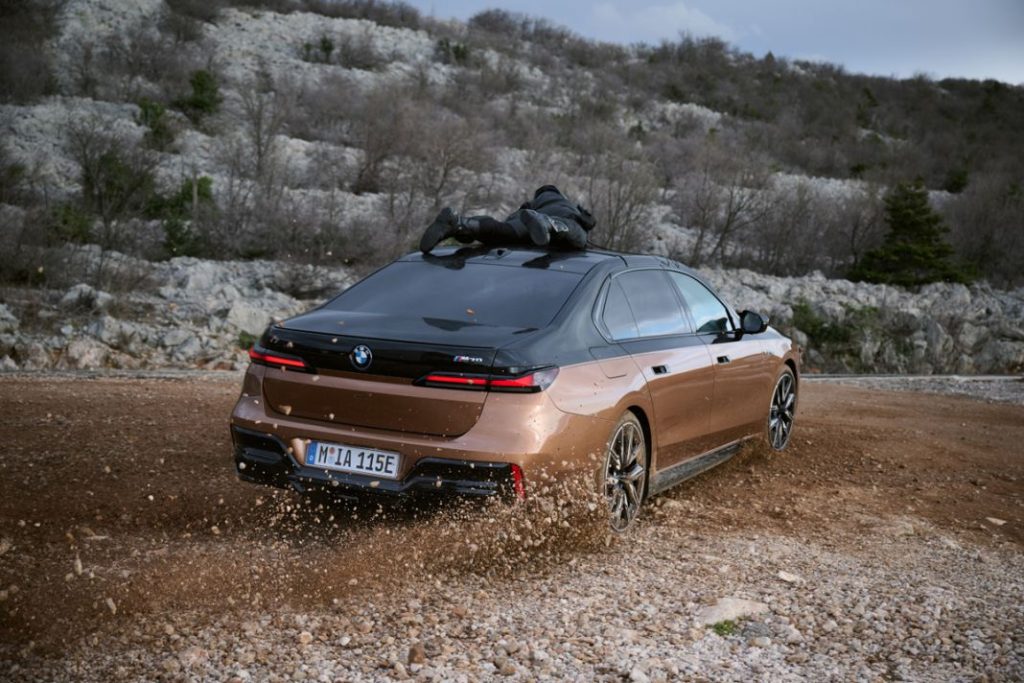 El BMW i7 M70 xDrive lo enseña todo en Cannes 5 Motor16 The Calm BMW Cannes4 Motor16