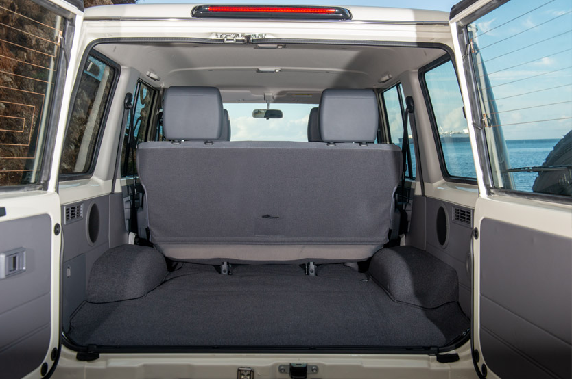 Toyota Land Cruiser 70 nuevo motor diesel turbo 13 Motor16