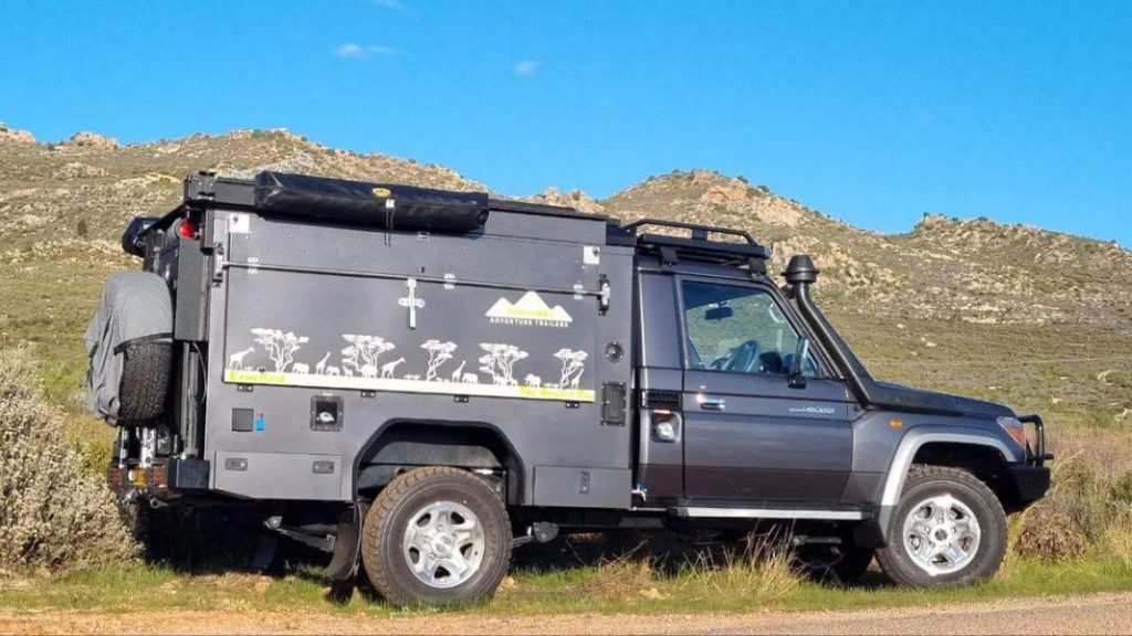 Este Toyota Land Cruiser 70 es un todoterreno camperizado para viajar al fin del mundo 6 Motor16 Toyota land Cruiser 70 camper 4 Motor16