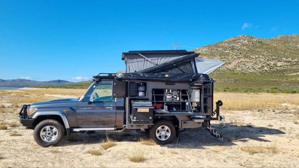Este Toyota Land Cruiser 70 es un todoterreno camperizado para viajar al fin del mundo 4 Motor16 Toyota land Cruiser 70 camper 5 Motor16