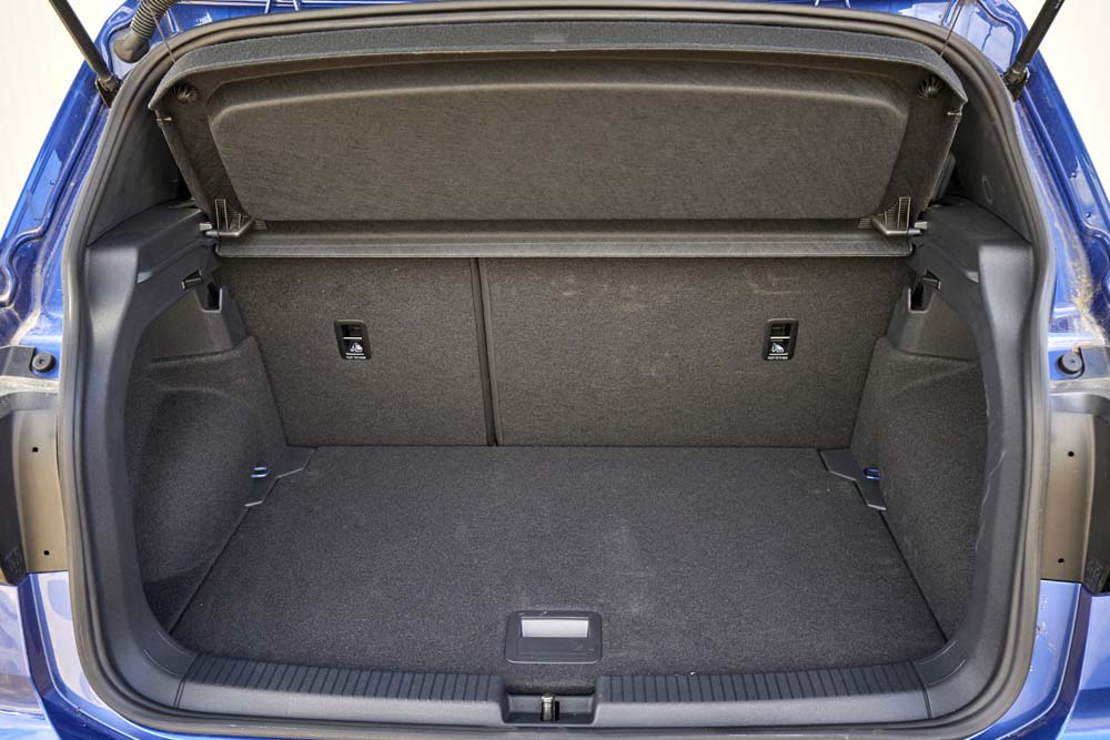 Comparativa Seat Arona 1.0 TSI, Peugeot 2008 1.2 PureTech y VW T-Cross 1.0 TSI 82 Motor16 Volkswagen T Cross 17 Motor16