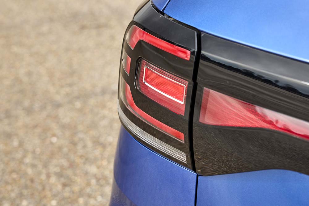 Comparativa Seat Arona 1.0 TSI, Peugeot 2008 1.2 PureTech y VW T-Cross 1.0 TSI 70 Motor16 Volkswagen T Cross 5 Motor16
