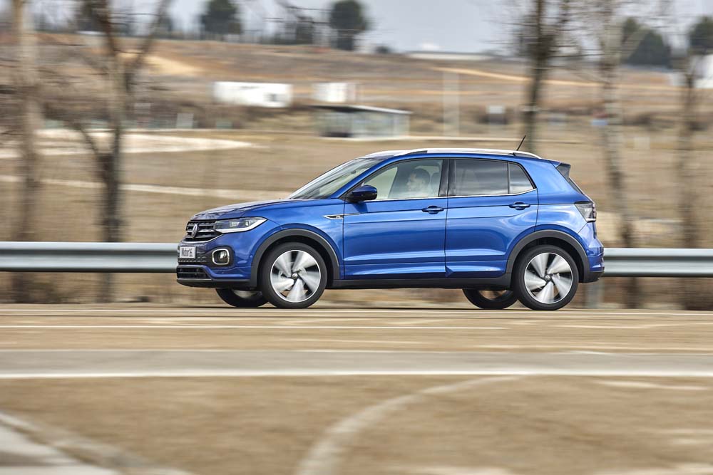 Comparativa Seat Arona 1.0 TSI, Peugeot 2008 1.2 PureTech y VW T-Cross 1.0 TSI 71 Motor16 Volkswagen T Cross 6 1 Motor16