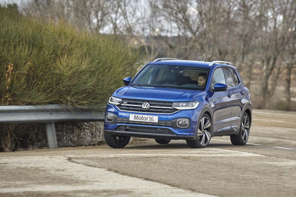 Comparativa Seat Arona 1.0 TSI, Peugeot 2008 1.2 PureTech y VW T-Cross 1.0 TSI 74 Motor16 Volkswagen T Cross 9 Motor16