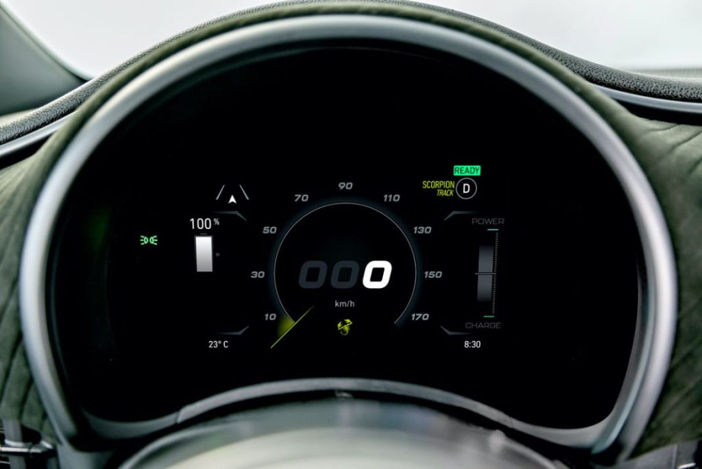 Conducimos el Abarth 500e: más divertido que el Scalextric 49 Motor16 abarth 500e 46 Motor16