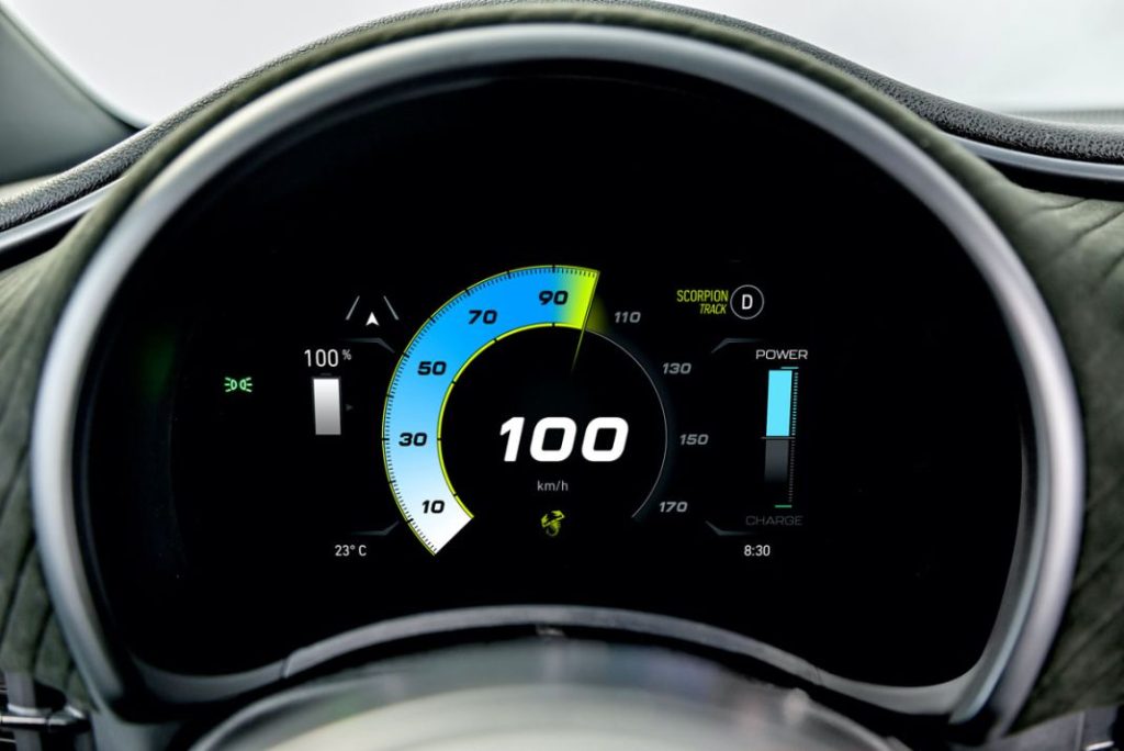 Conducimos el Abarth 500e: más divertido que el Scalextric 51 Motor16 abarth 500e 48 Motor16