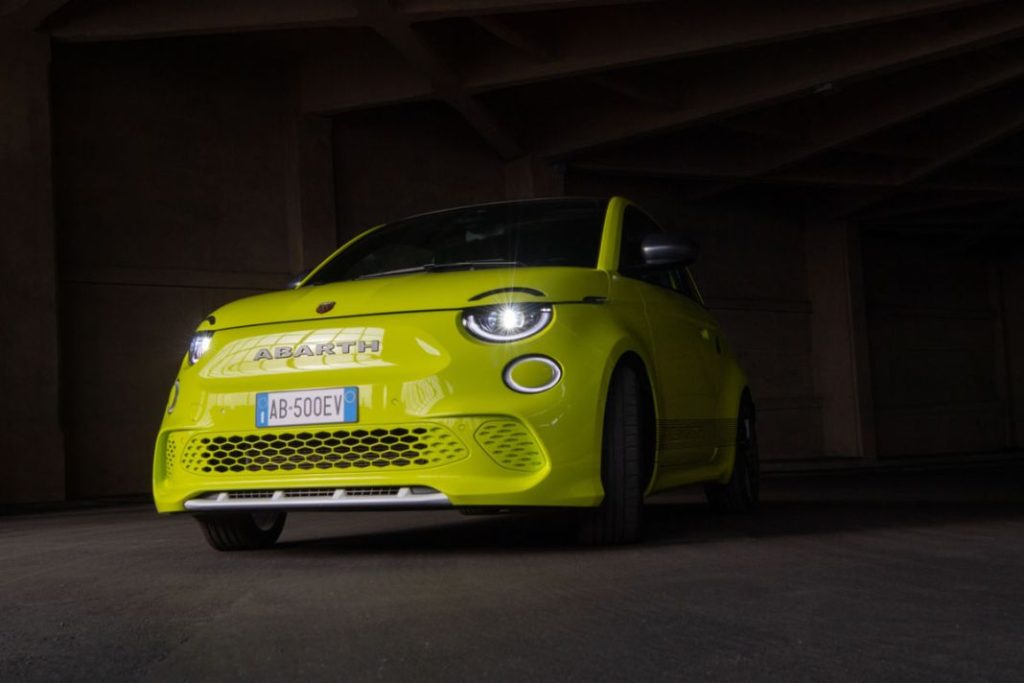 Conducimos el Abarth 500e: más divertido que el Scalextric 11 Motor16 abarth 500e 8 Motor16