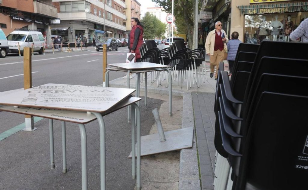 La imagen de la discordia y con la que la Guardia Civil pide respetar las aceras 168 Motor16 Guardia