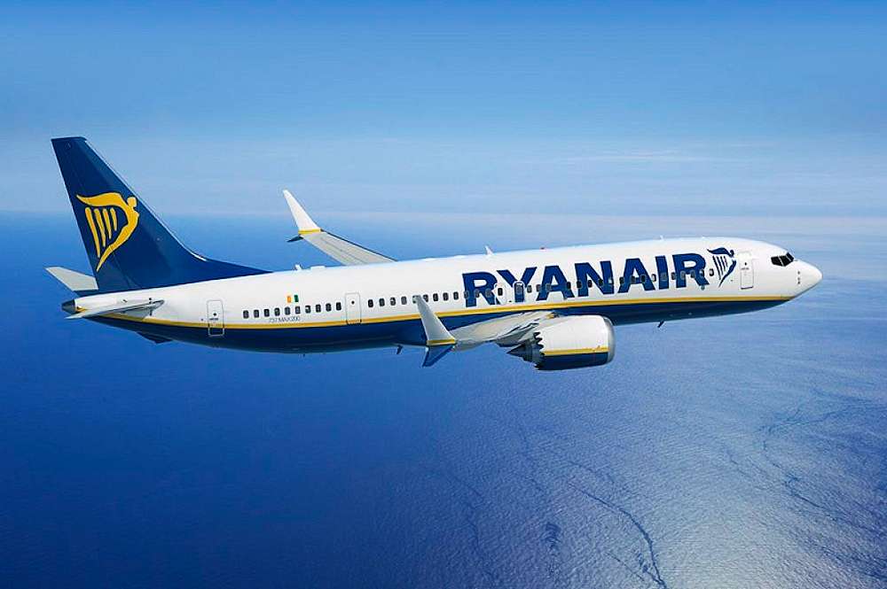 avion vuelo ryanair Motor16