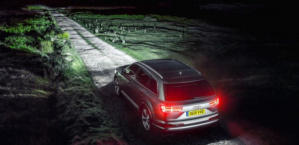 Las ventajas de cambiar las bombillas halógenas de tu coche por unas LED 75 Motor16 homologadas