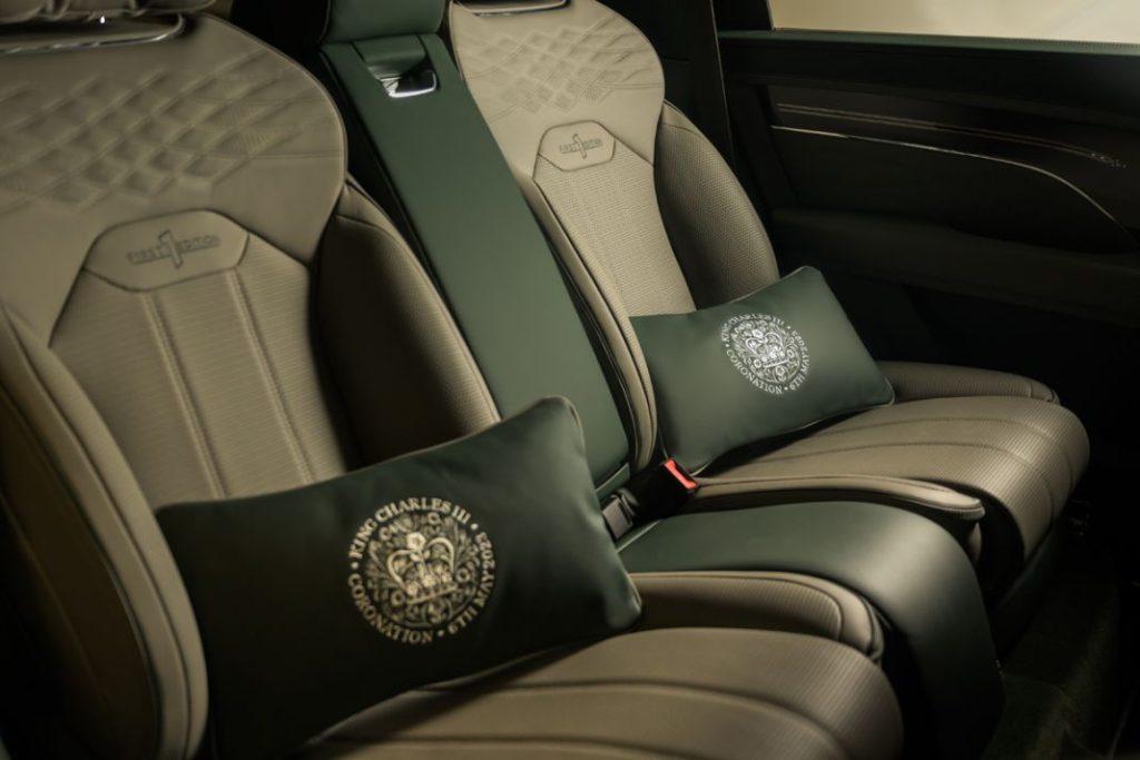Así celebra Bentley la coronación de Carlos III 11 Motor16 cojines bentley coronacion carlosIII10 Motor16