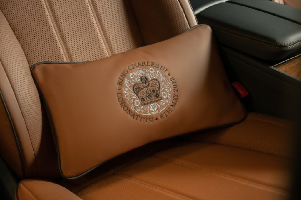 Así celebra Bentley la coronación de Carlos III 12 Motor16 cojines bentley coronacion carlosIII11 Motor16