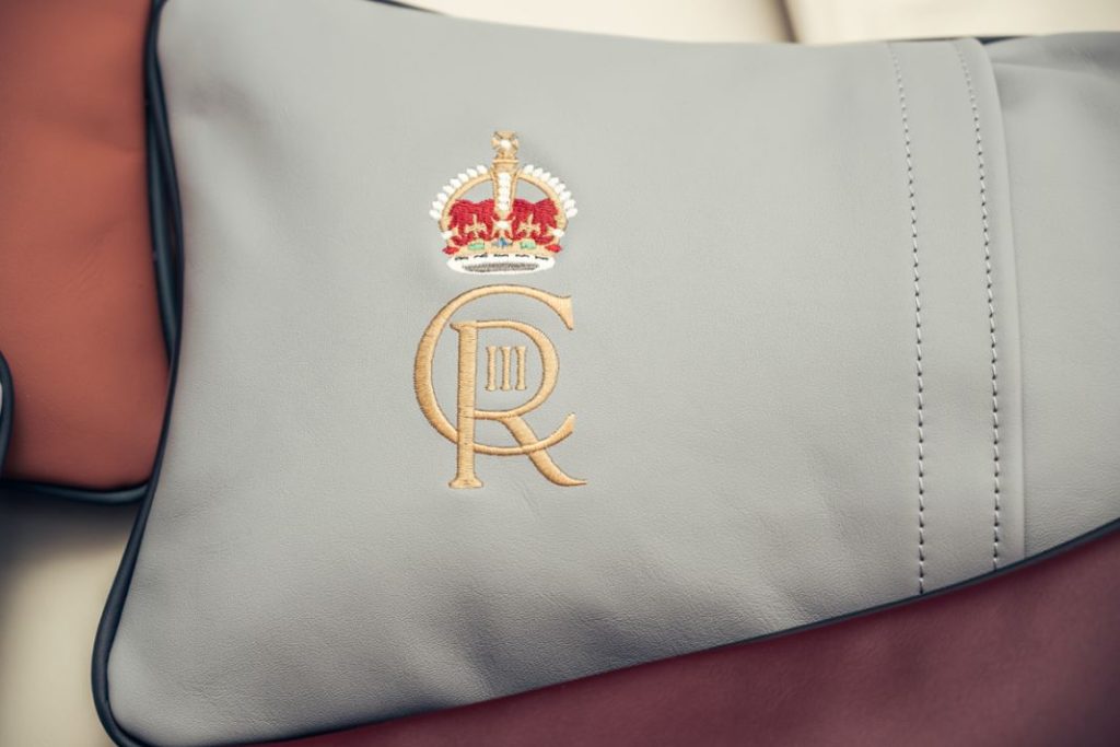 Así celebra Bentley la coronación de Carlos III 5 Motor16 cojines bentley coronacion carlosIII4 Motor16
