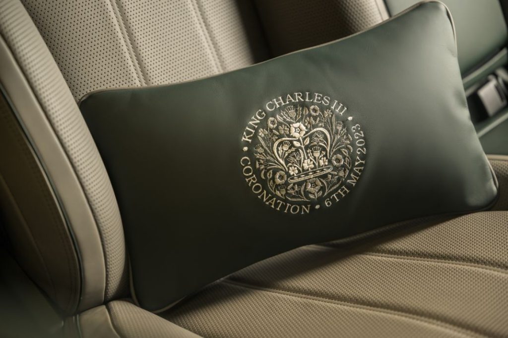 Así celebra Bentley la coronación de Carlos III 10 Motor16 cojines bentley coronacion carlosIII9 Motor16