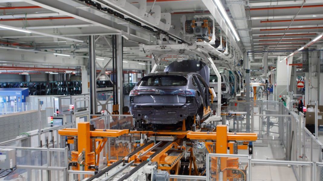 El éxito del Tesla Moldel Y ha obligado a Musk a recurrir a tecnología ‘made in China’ para dar a basto 90 Motor16 fabrica