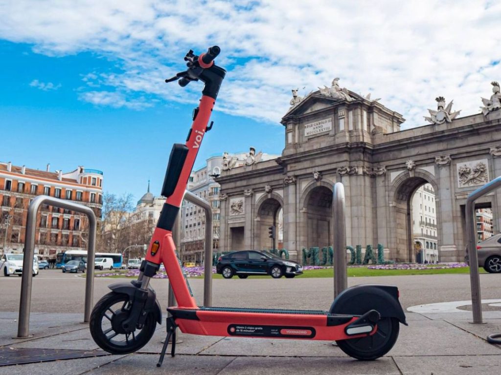Así deben circular bicicletas y patinetes por Barcelona después de la decisión del Ayuntamiento 25 Motor16 patinetes