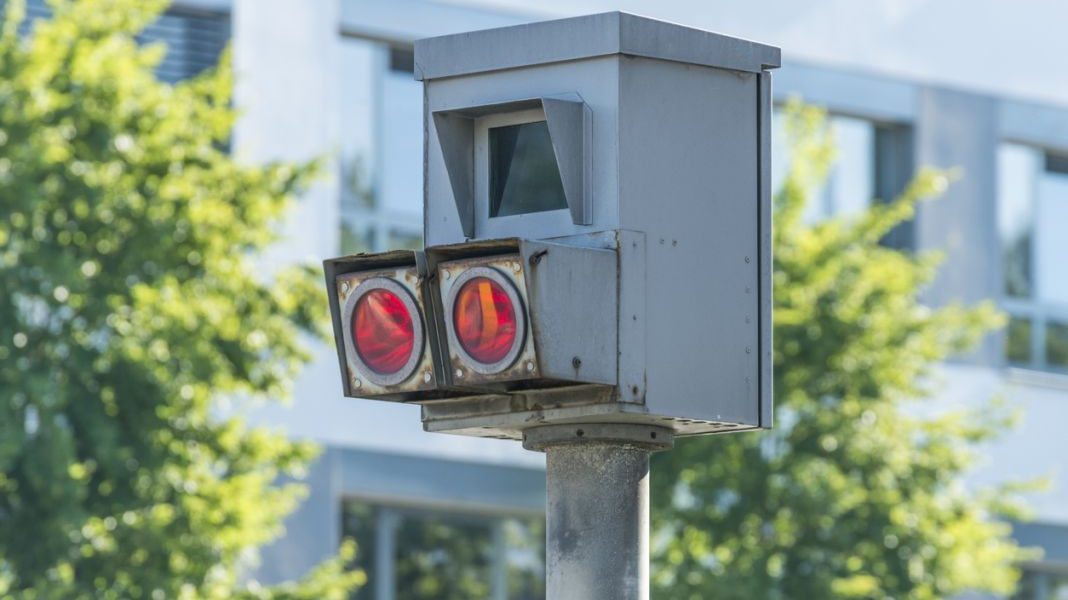 10 aplicaciones infalibles que detectan los radares de velocidad 67 Motor16 radar