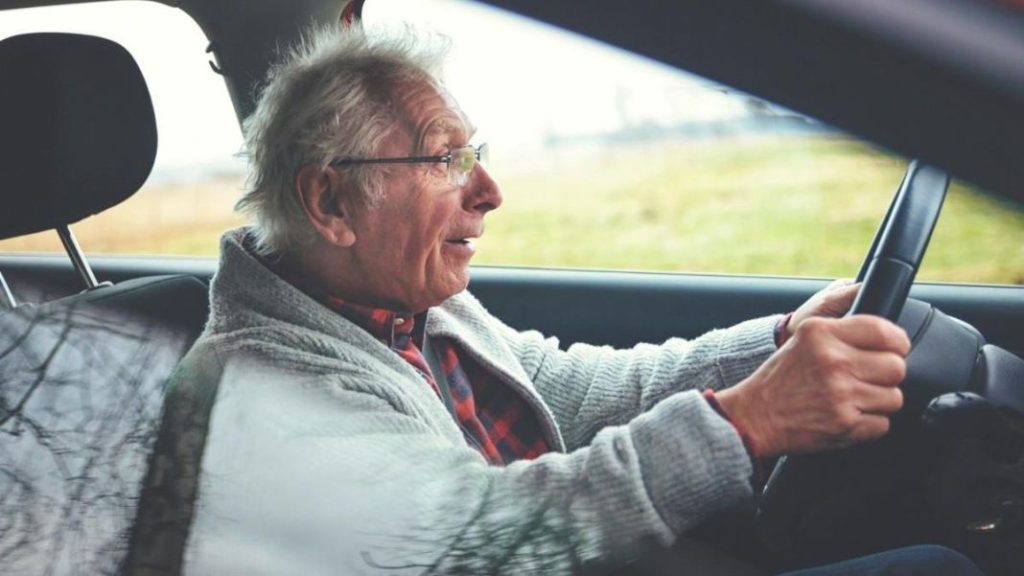 Dos años de vigencia y nuevas pruebas: el cambio de la DGT para renovar el carnet a partir de los 70 años 134 Motor16 edad