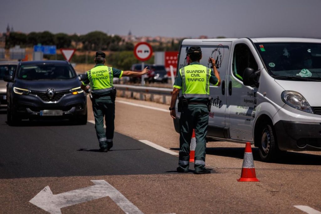 Estas son las nuevas furgonetas espía que usa la DGT. Y así las puedes detectar entre el tráfico 131 Motor16 función