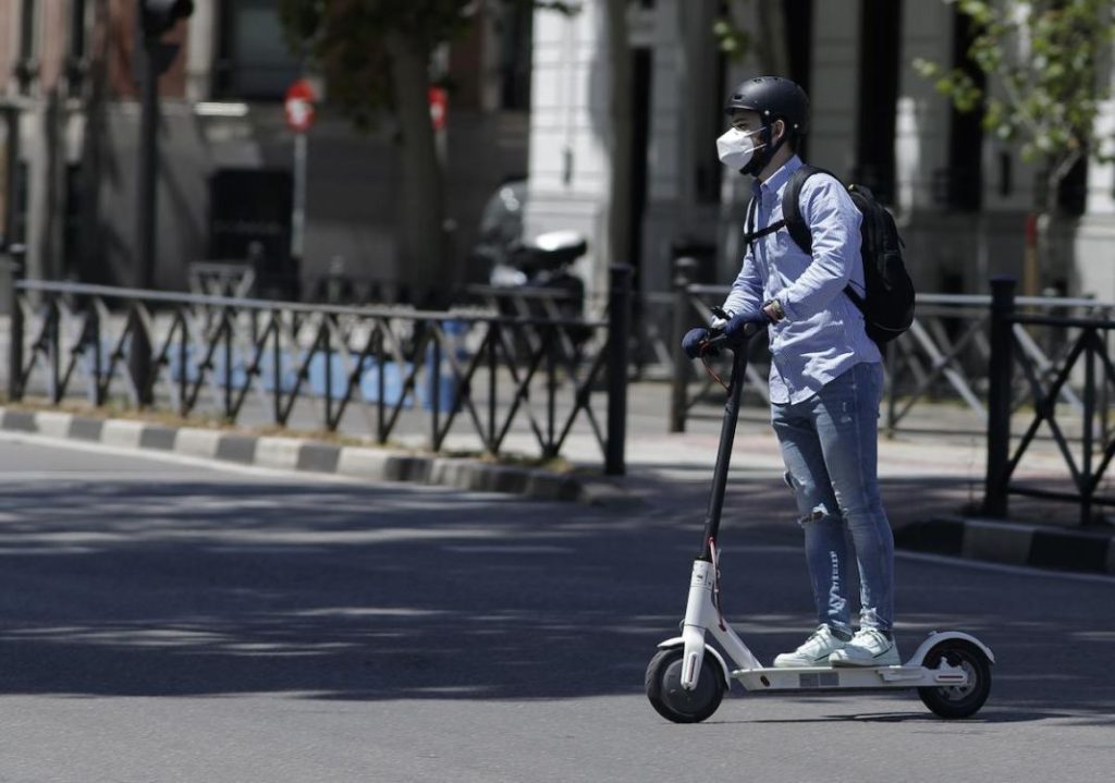 Así deben circular bicicletas y patinetes por Barcelona después de la decisión del Ayuntamiento 27 Motor16 regulación