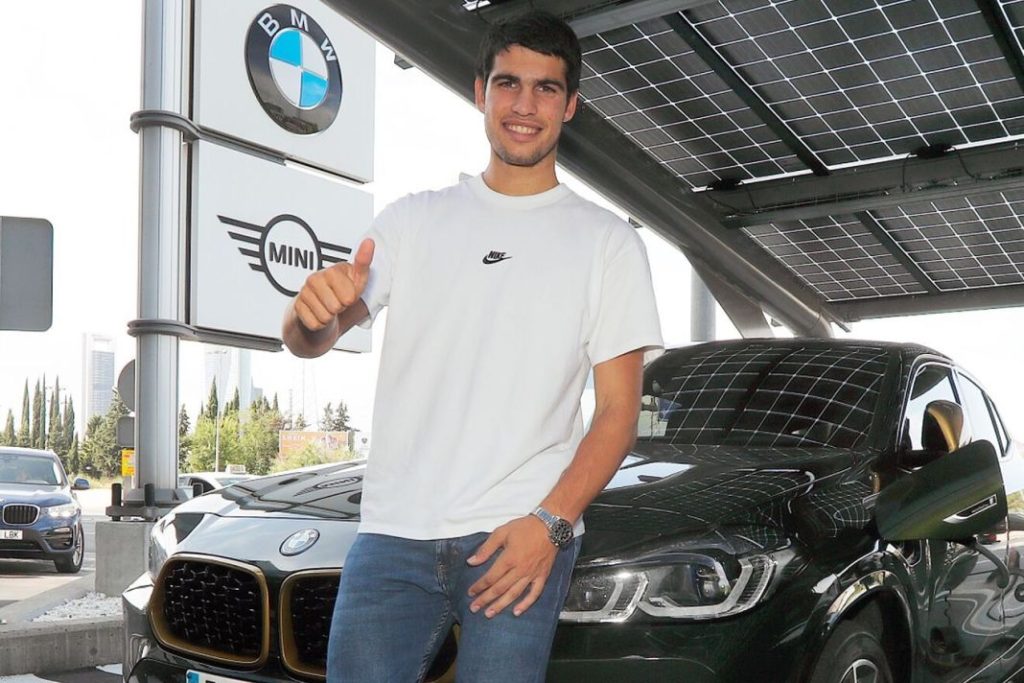 El coche que conduce y el dinero que ingresa Carlos Alcaraz como embajador de BMW 7 Motor16 imagen 86 Motor16